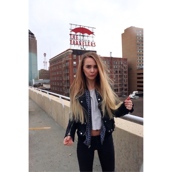 Meet your Posher, Mallory! - Picture 7 of 14